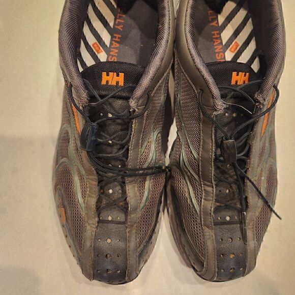 Helly Hansen mens sneaker. Size 9. - Picture 1 of 6
